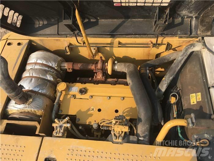 CAT 320 D Верижен екскаватор