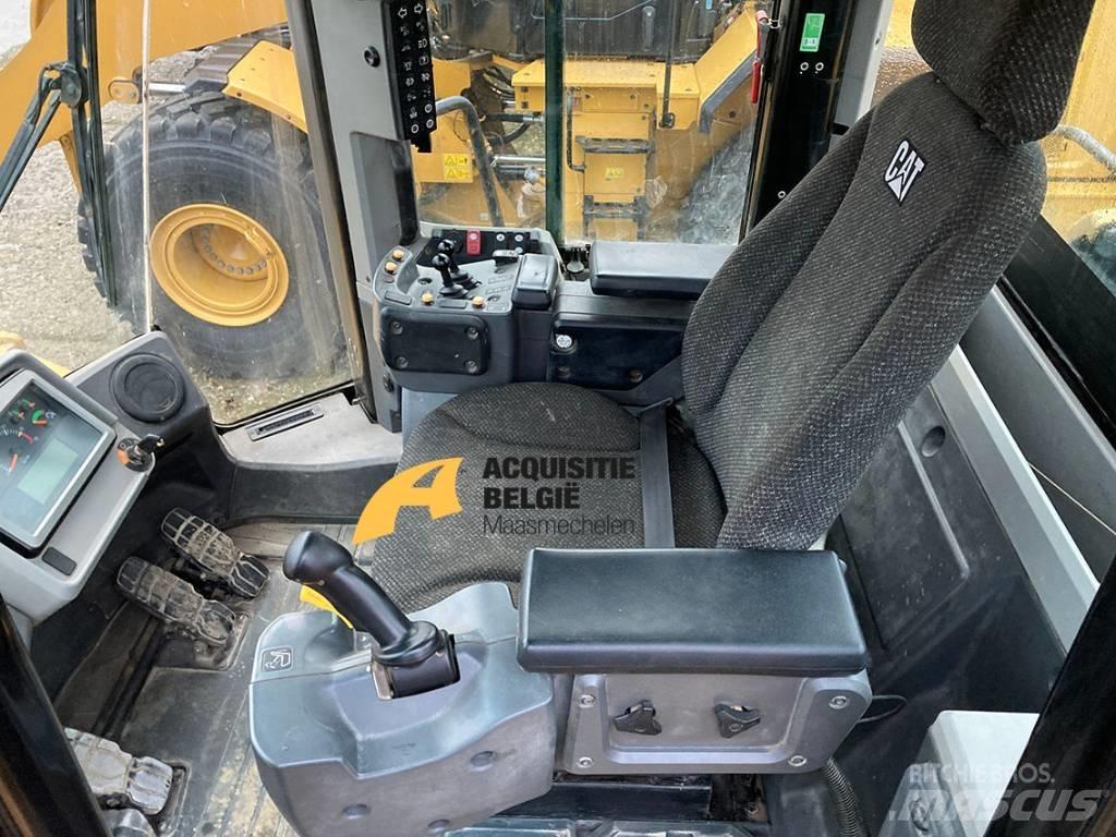 CAT 966M Колесни товарачи