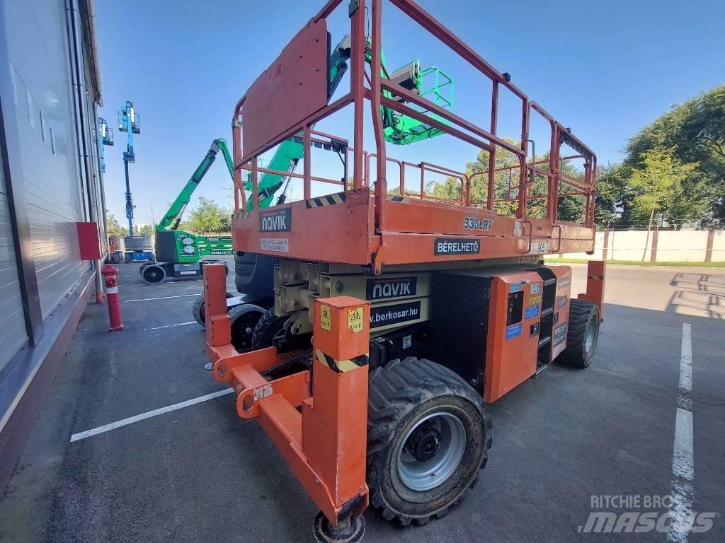 JLG 330 LRT Ножични работни платформи