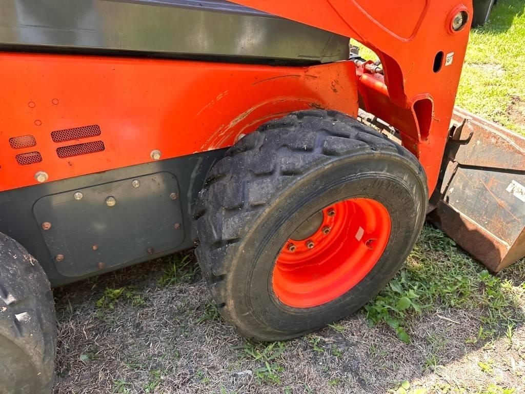 Kubota SSV 75 Мини товарачи
