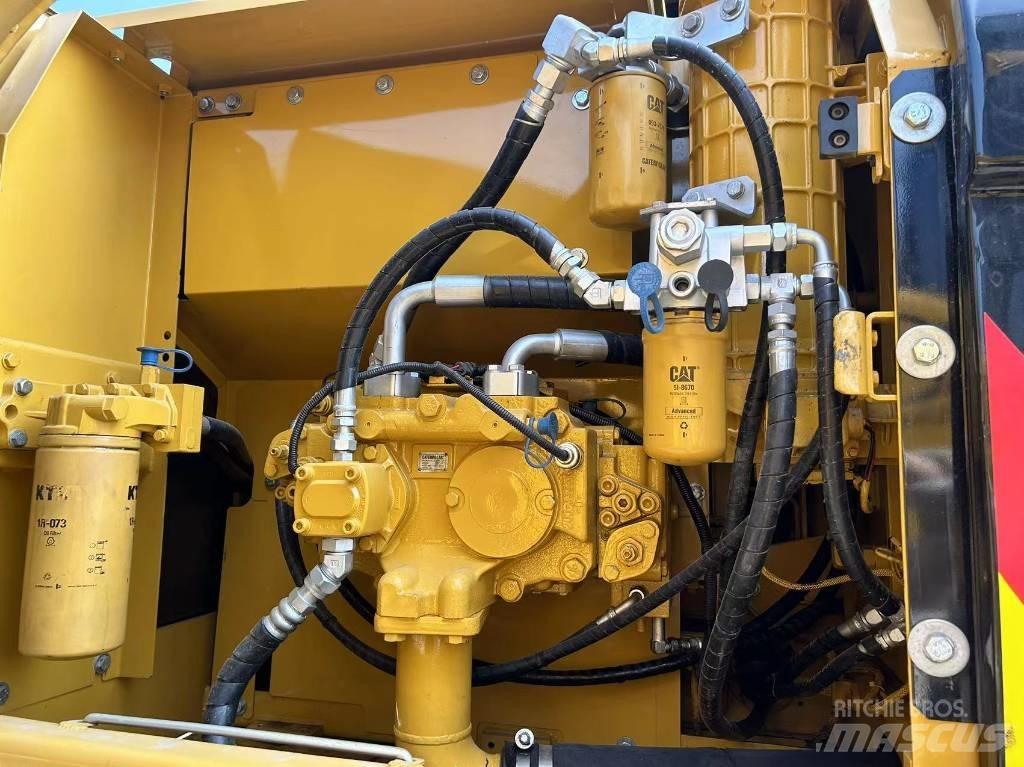 CAT 320D2 Средни екскаватори 7т - 12т