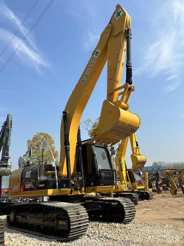 CAT 320D2 Средни екскаватори 7т - 12т