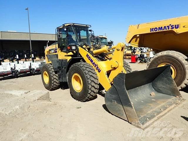 Komatsu WA320-8 Колесни товарачи