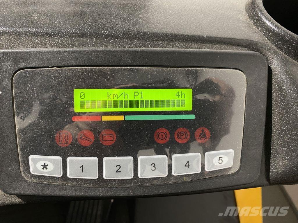 Hyundai 30B-7A Електрически вилични кари-повдигачи