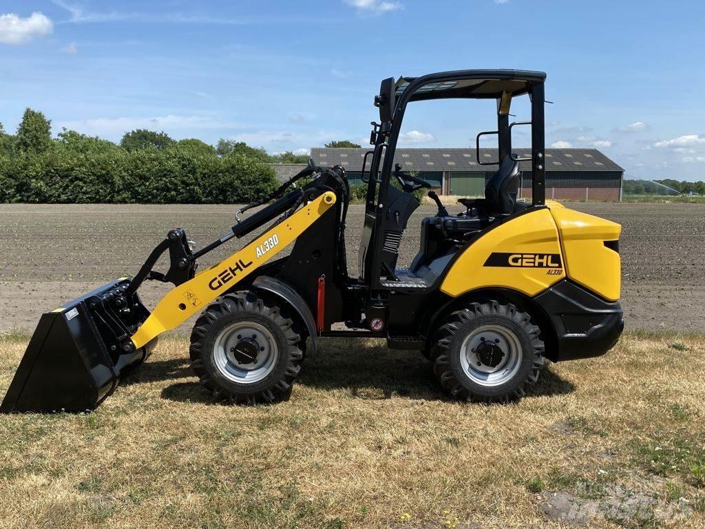 Gehl AL330 Колесни товарачи
