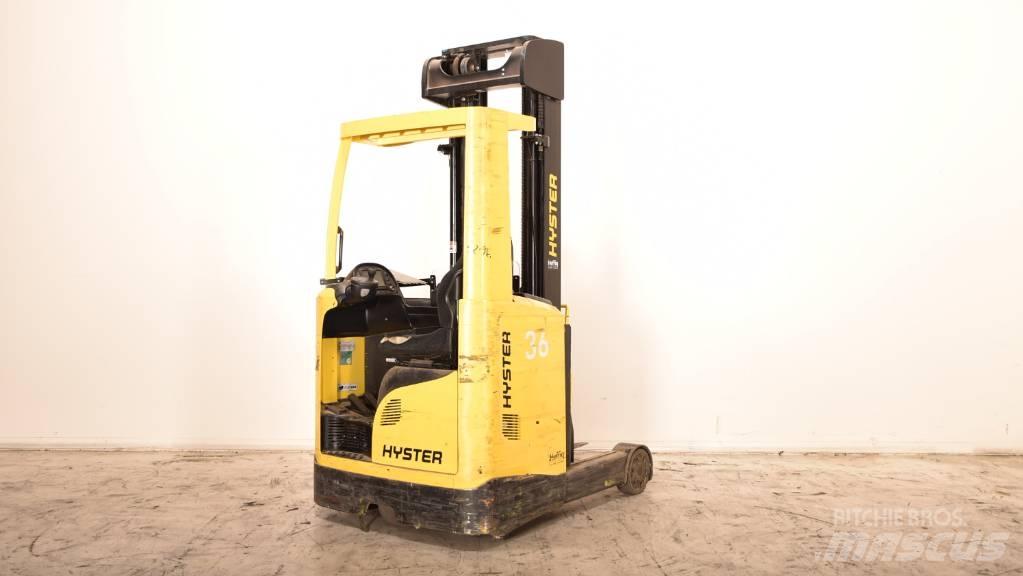 Hyster R 1.4 Ретрак/ Високоповдигач с изместване на вилката напред