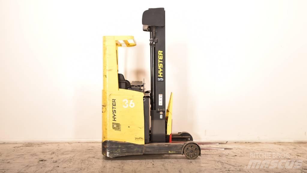 Hyster R 1.4 Ретрак/ Високоповдигач с изместване на вилката напред
