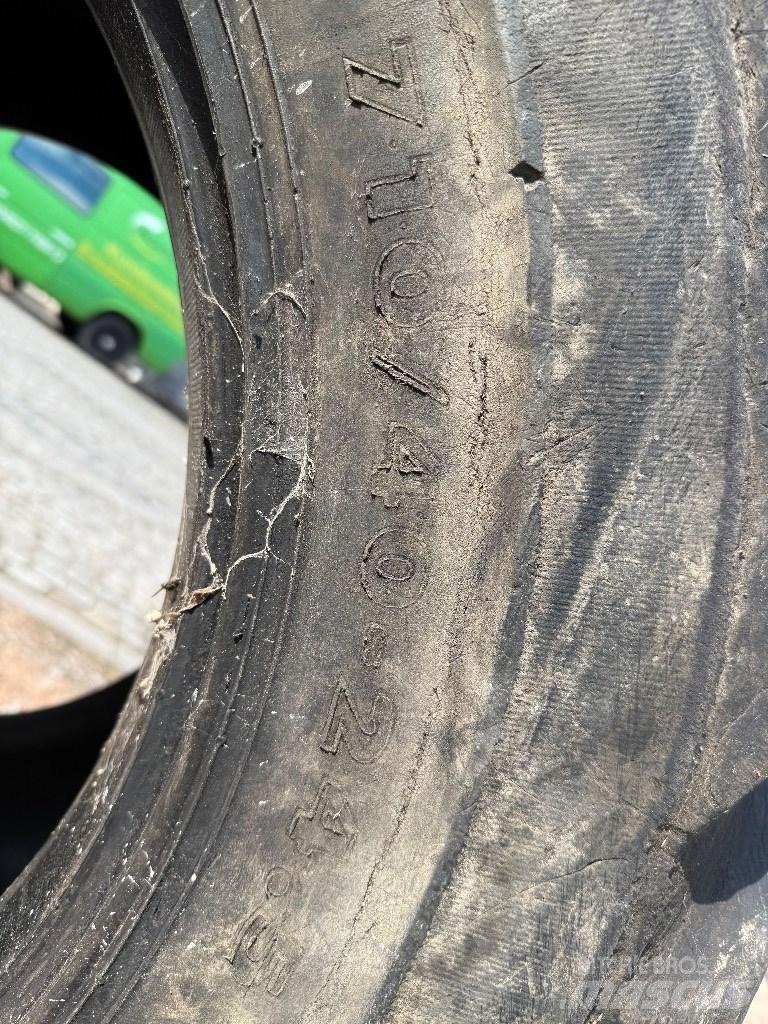 Nokian 710/40-24.5 Гуми