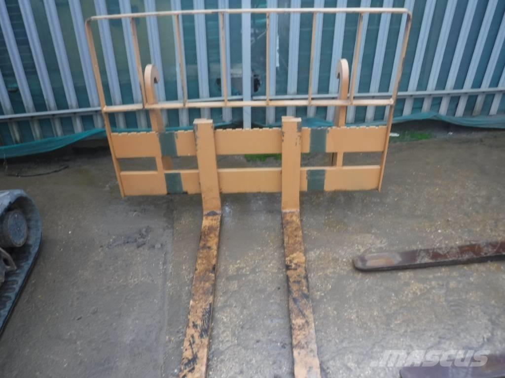 CASE 721 B XT Колесни товарачи