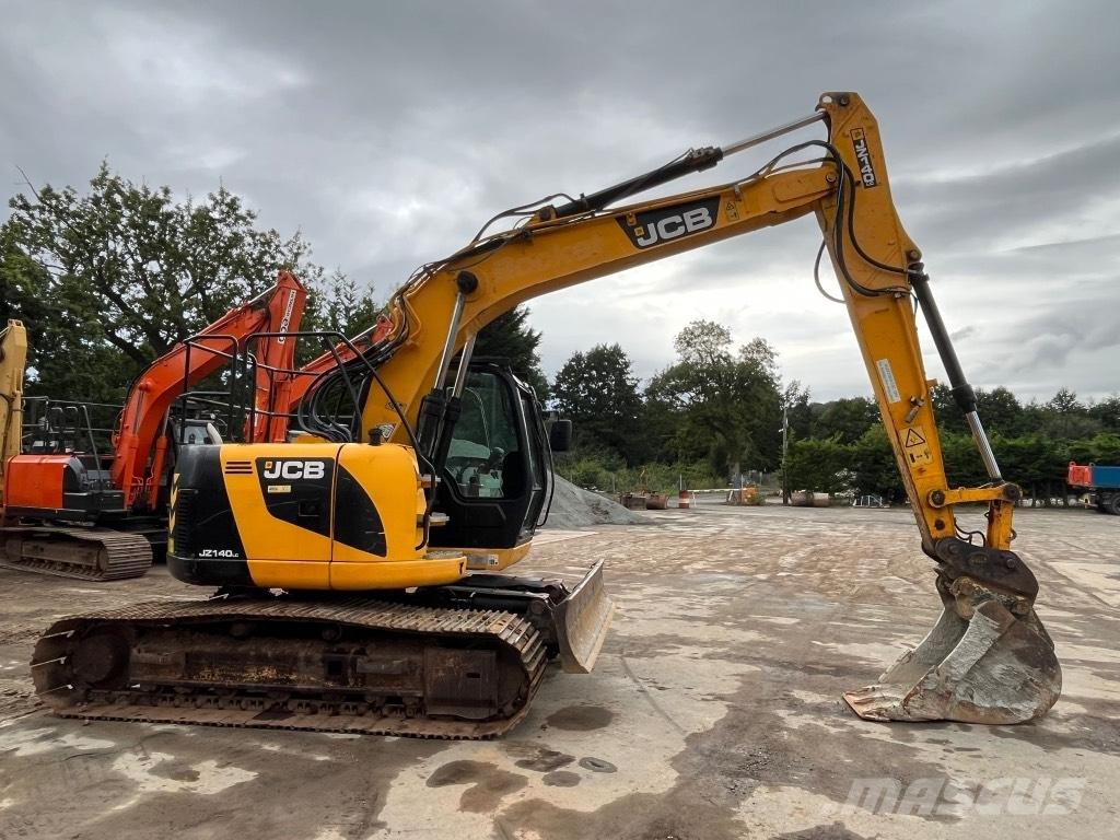 JCB JZ140 with blade Верижен екскаватор