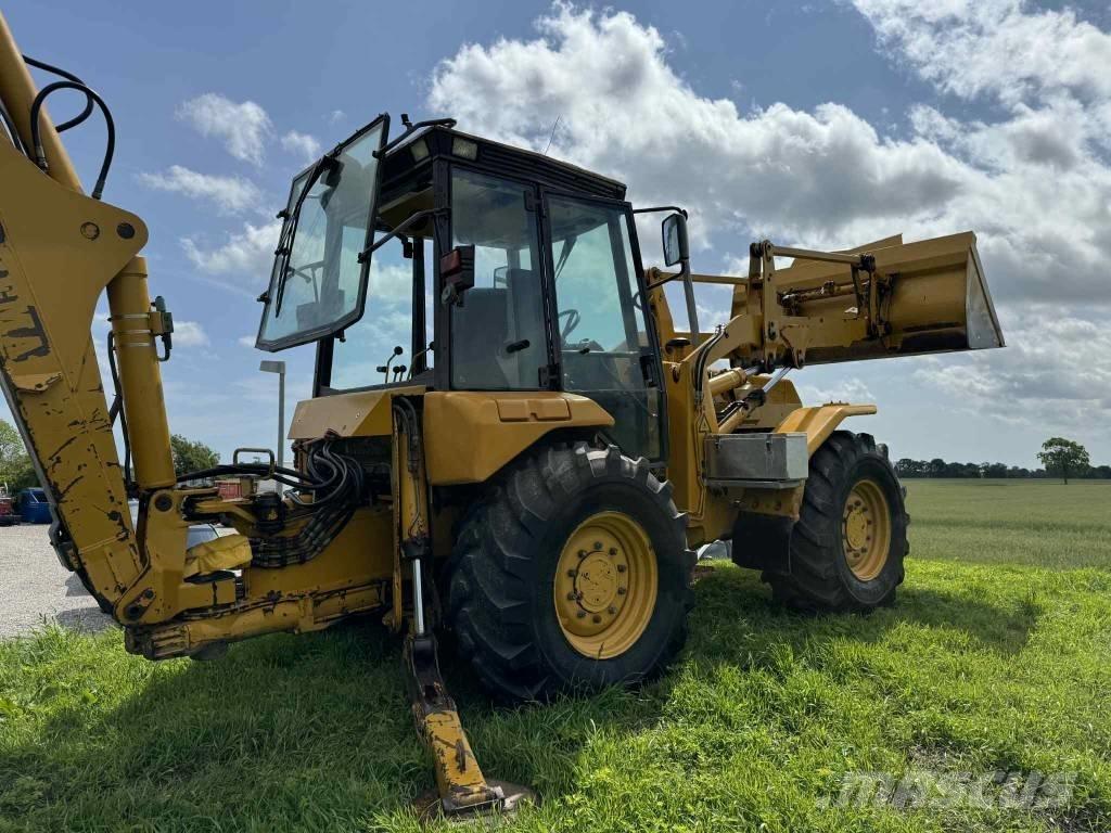 Hydrema 906 A Товарач със заден ексватор