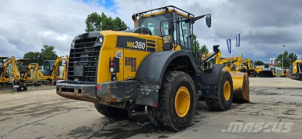 Komatsu WA380-8 Колесни товарачи
