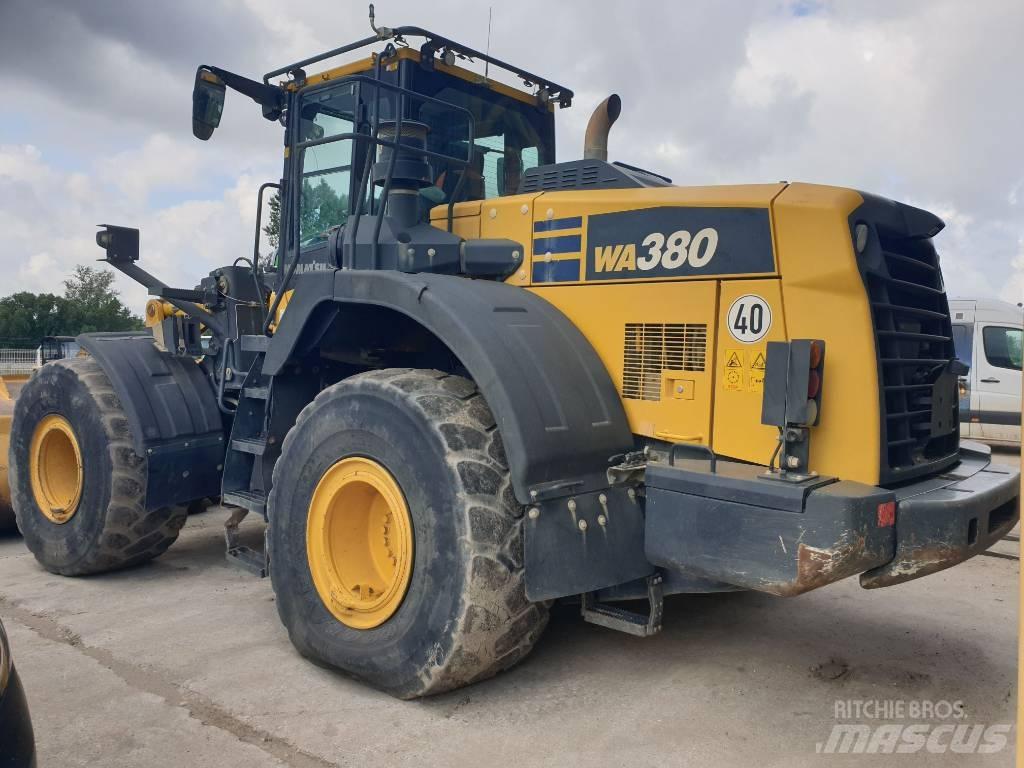 Komatsu WA380-8 Колесни товарачи