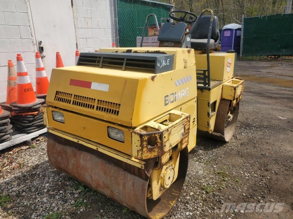 Bomag BW121 AD-2 Двойни барабанни ролки
