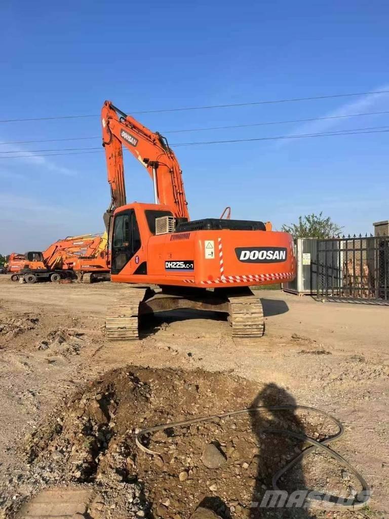 Doosan DH 225 LC-9 Верижен екскаватор