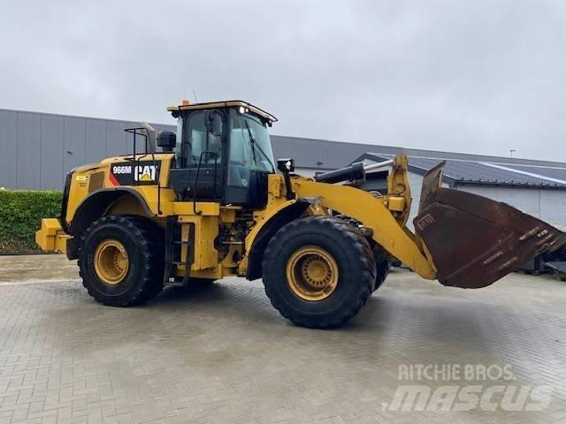 CAT 966 M Колесни товарачи