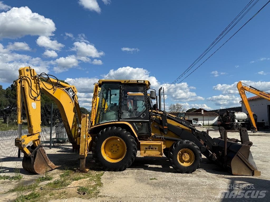 CAT 432 D 4x4 Товарач със заден ексватор