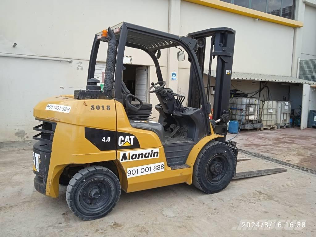 CAT DP 40 Дизелови камиони