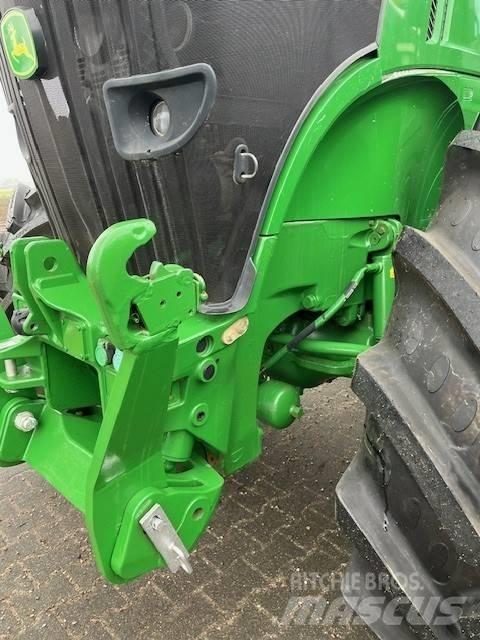 John Deere 7230 R Трактори