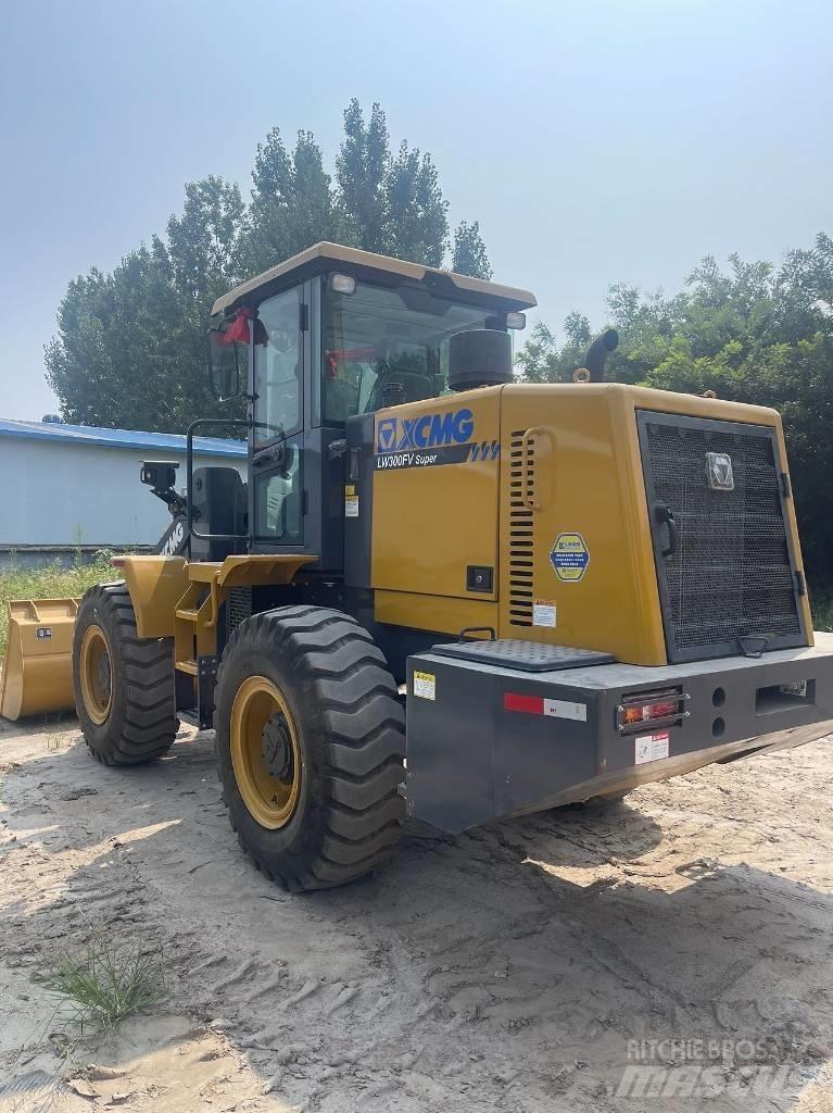 XCMG LW 300 FV Колесни товарачи