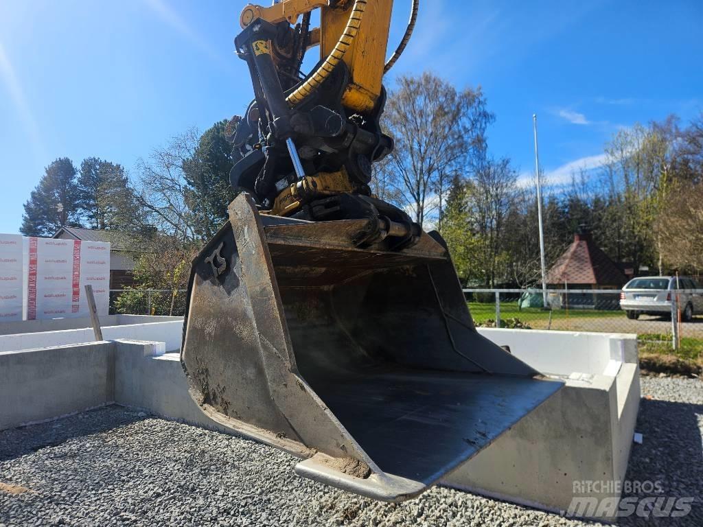 JCB 245 XLR Верижен екскаватор