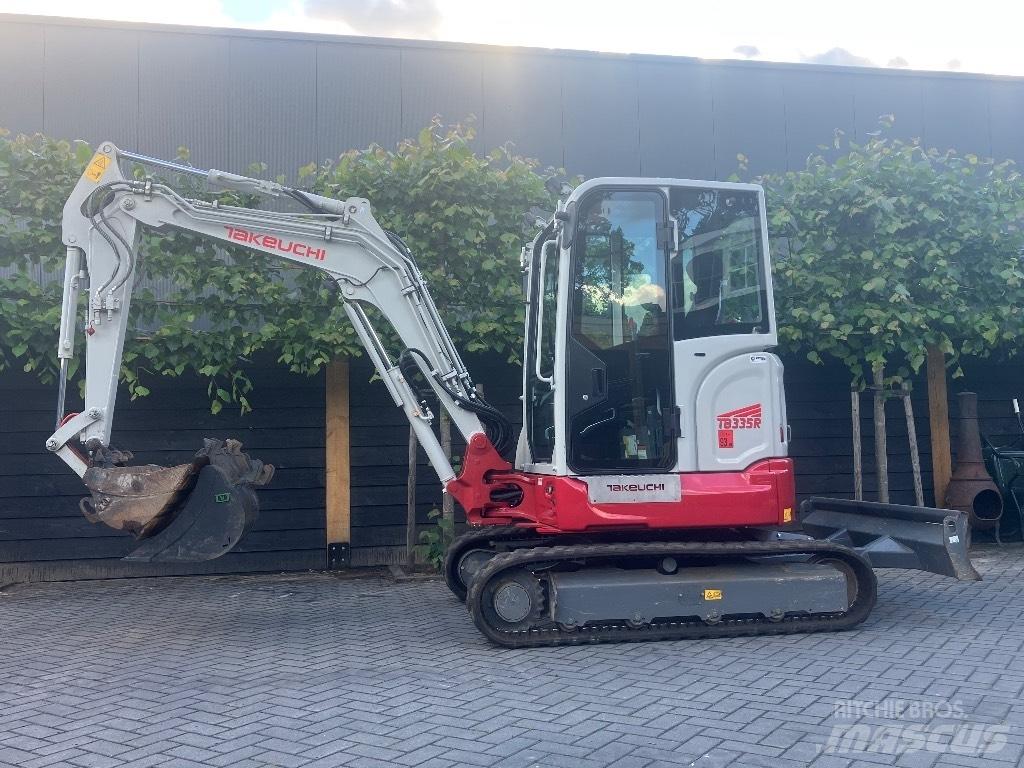 Takeuchi TB 335 R Мини екскаватори < 7 т