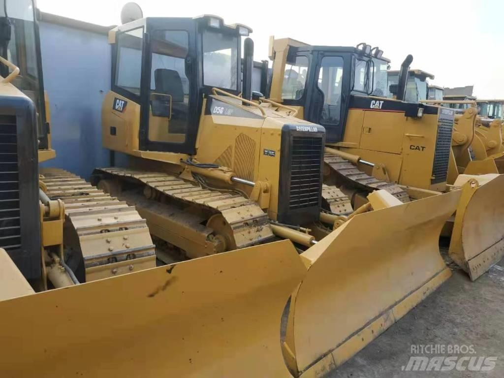 CAT D5M Верижни булдозери
