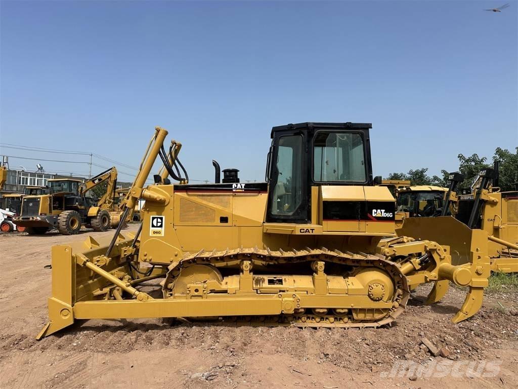 CAT D 6 G Верижни булдозери
