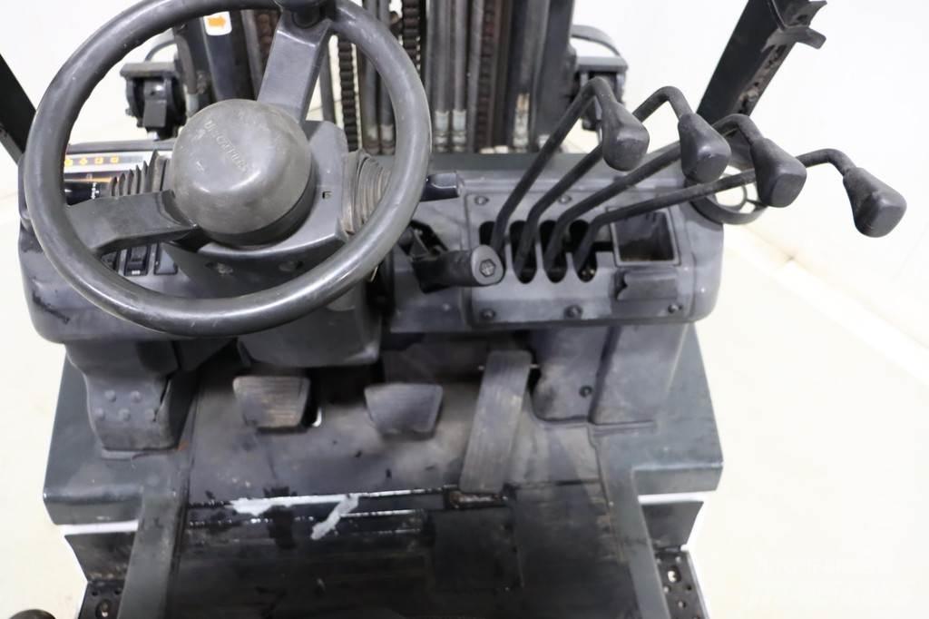 Nissan U1D2A20LQ Камиони с АГУ