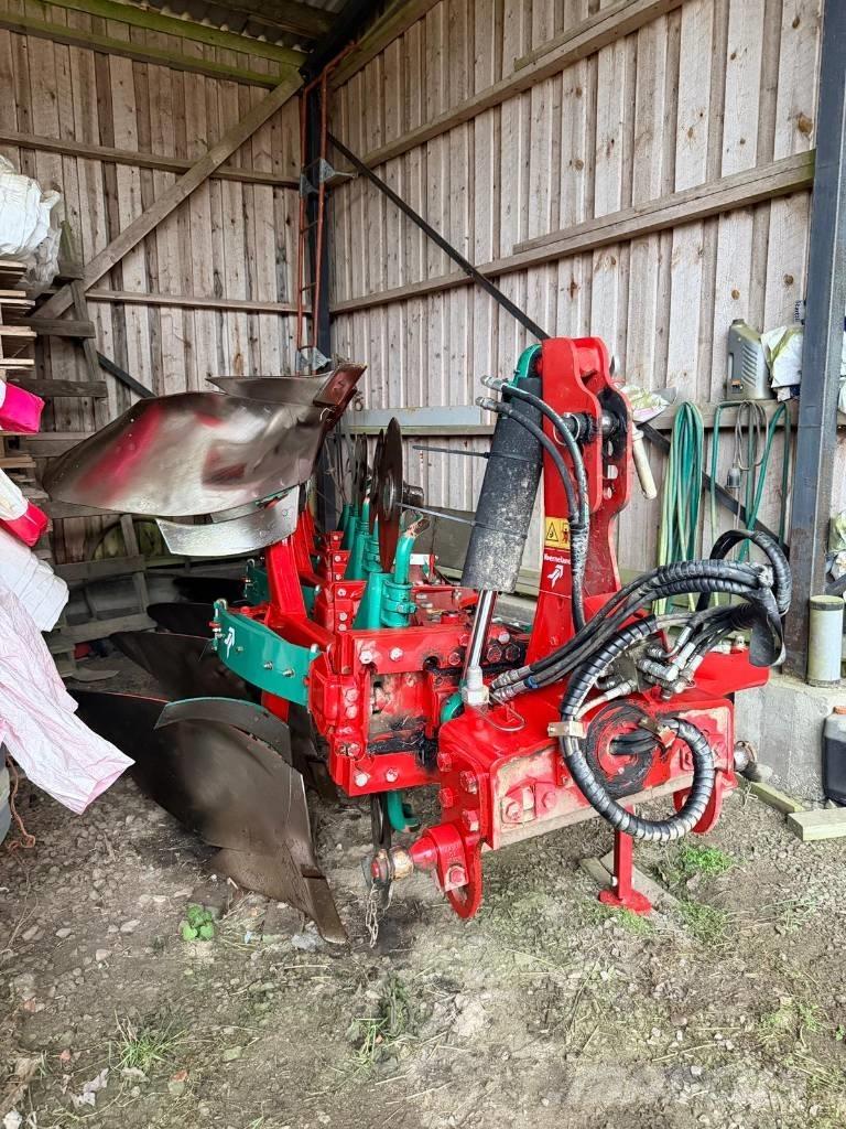 Kverneland ES85 Реверсивни плугове