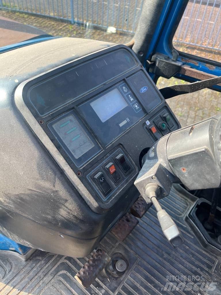 Ford 8210 III Трактори