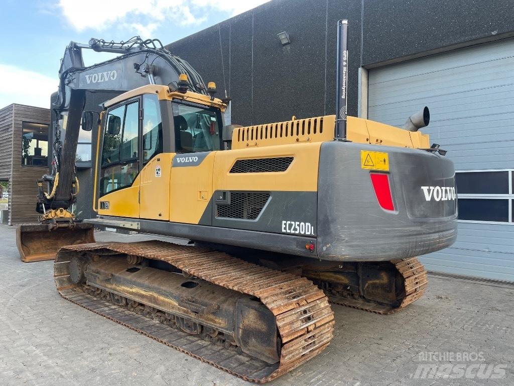 Volvo EC250DL Верижен екскаватор