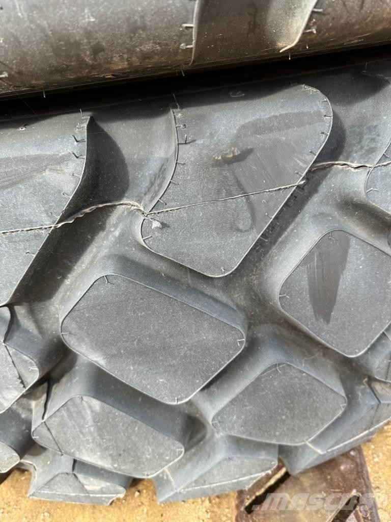 Goodyear 20.5R25 Гуми