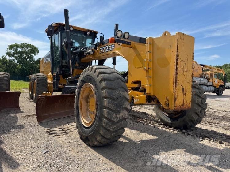 DEERE 772GP Грейдери