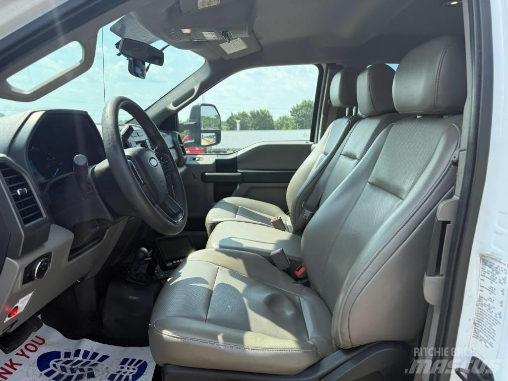Ford F 550 XL SD Общински/универсални превозни средства
