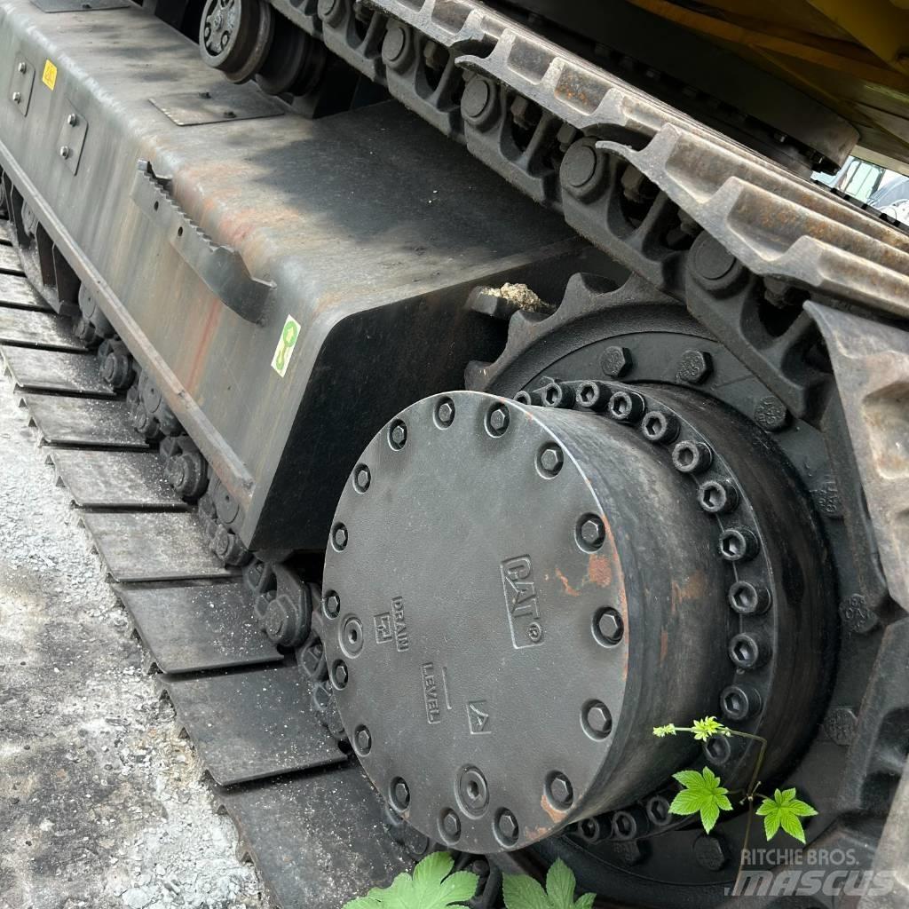 CAT 330D2 Верижен екскаватор