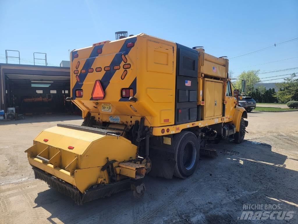 International 4700 Камиони за почистване