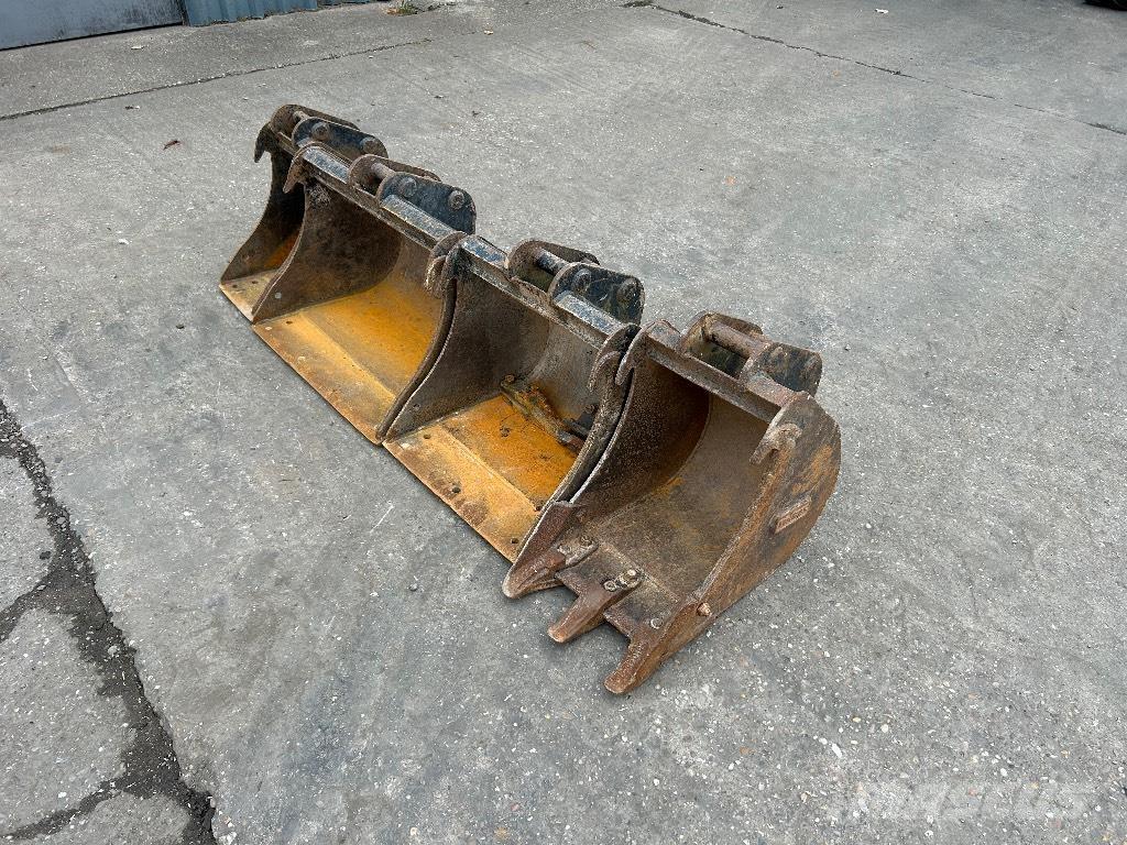 Kubota U27-4 Мини екскаватори < 7 т