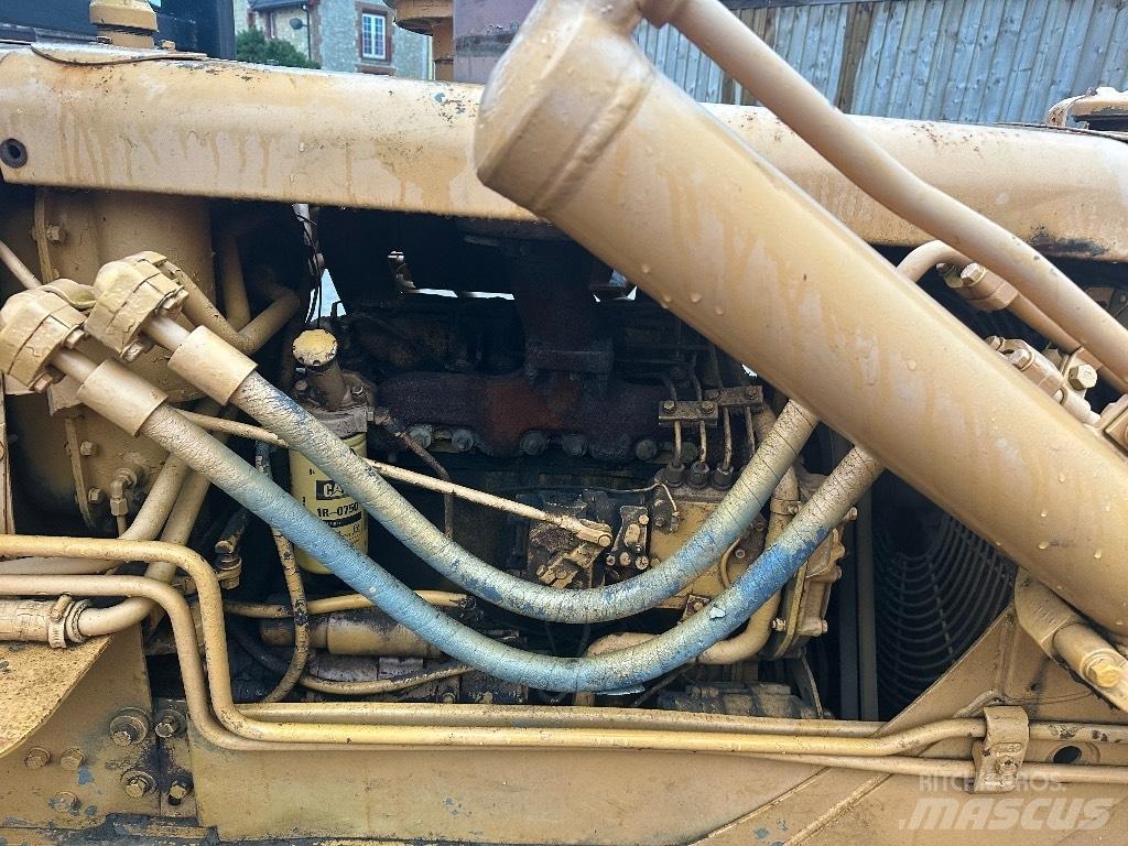 CAT D 4 D Верижни булдозери
