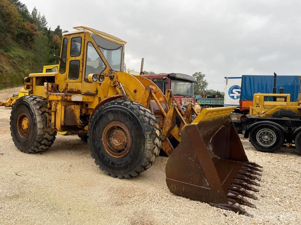 CAT 966C Колесни товарачи