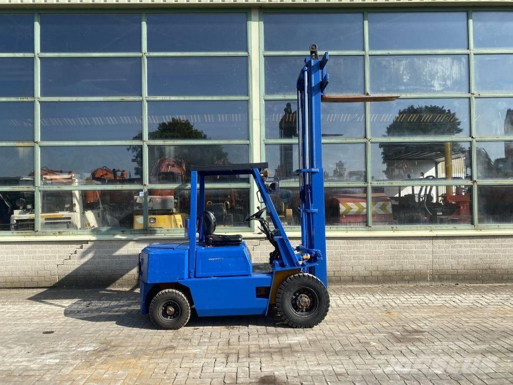 Komatsu FD 28-10 Дизелови камиони