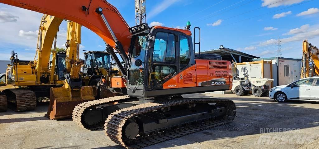 Doosan DX 225 Верижен екскаватор