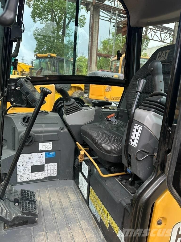 CAT 302 Мини екскаватори < 7 т