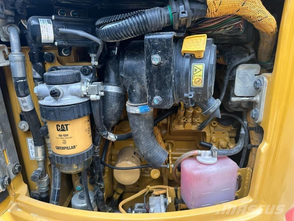 CAT 302 Мини екскаватори < 7 т