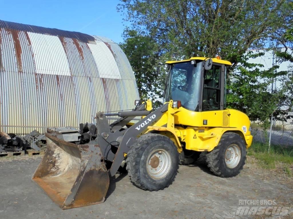 Volvo L 30 B-Z/X Колесни товарачи