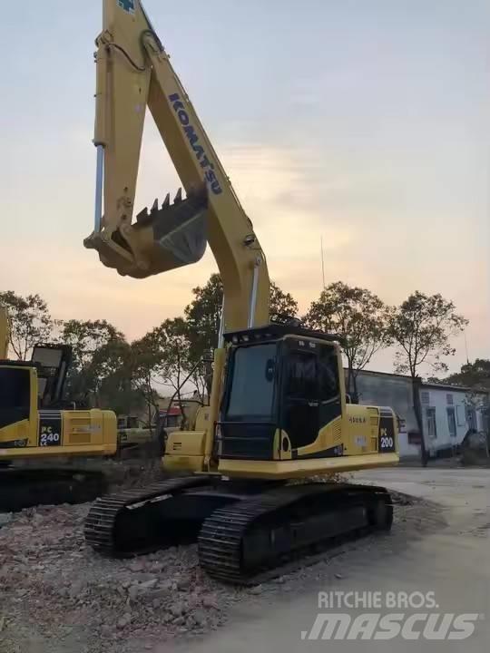 Komatsu PC200-8 Верижен екскаватор