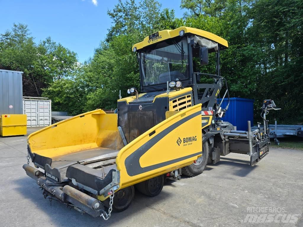 Bomag BF 300 P-2 Машини за асфалт