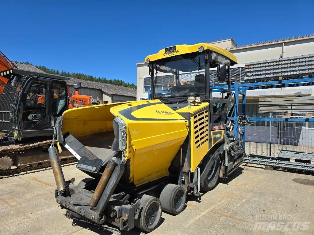 Bomag BF 300 P-2 Машини за асфалт