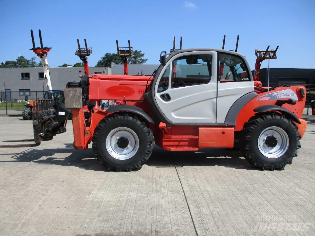 Manitou MT 1440 (157) Телескопични товарачи