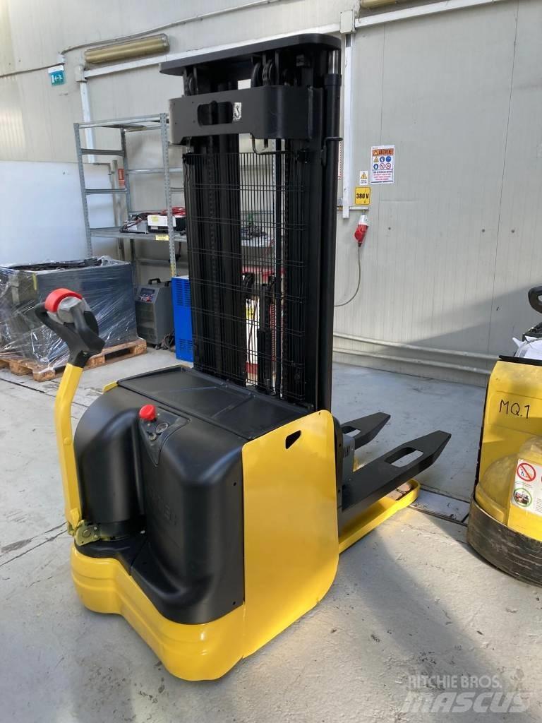 Hyster S 1.6 Колички високоповдигачи с теглич